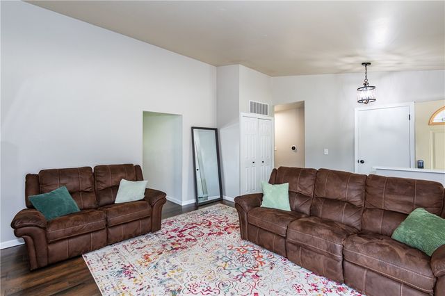 1221 Warwick Drive, Miamisburg, OH 45342