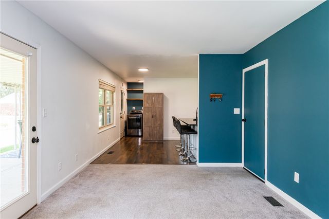 1221 Warwick Drive, Miamisburg, OH 45342
