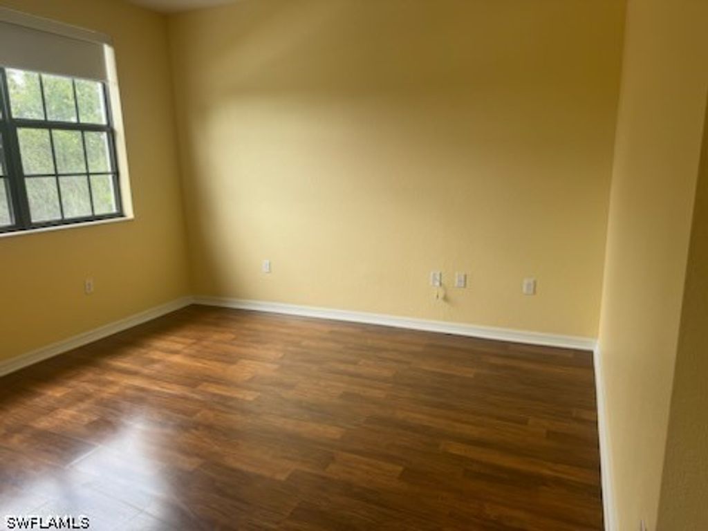 15622 Summit Place CIR 395, Naples, FL 34119