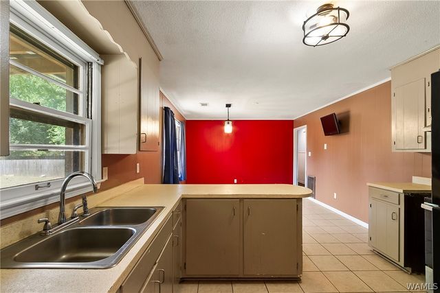 47 Booth, Northport, AL 35473