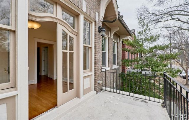 3863 Utah Place, St Louis, MO 63116