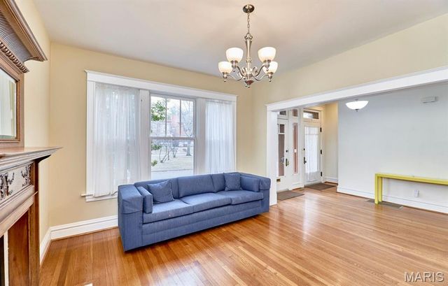 3863 Utah Place, St Louis, MO 63116