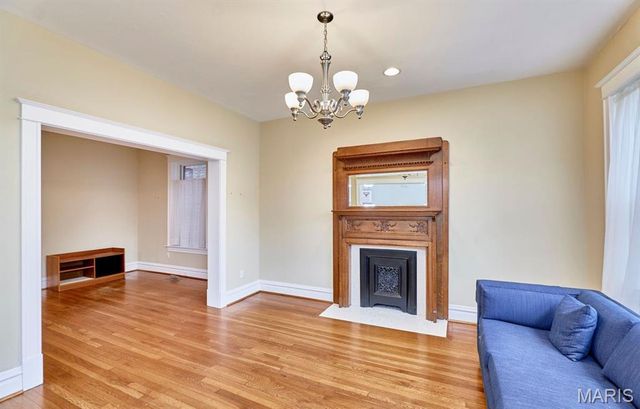 3863 Utah Place, St Louis, MO 63116