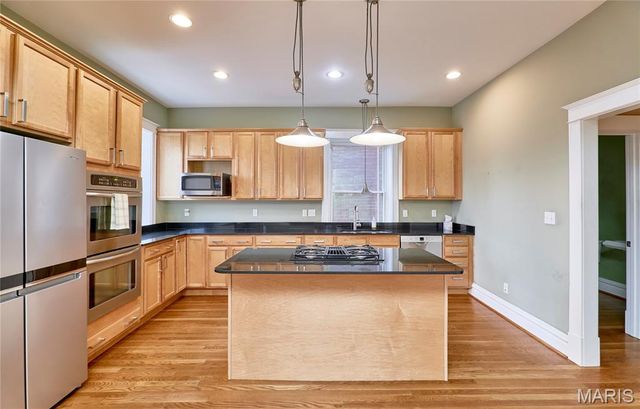 3863 Utah Place, St Louis, MO 63116