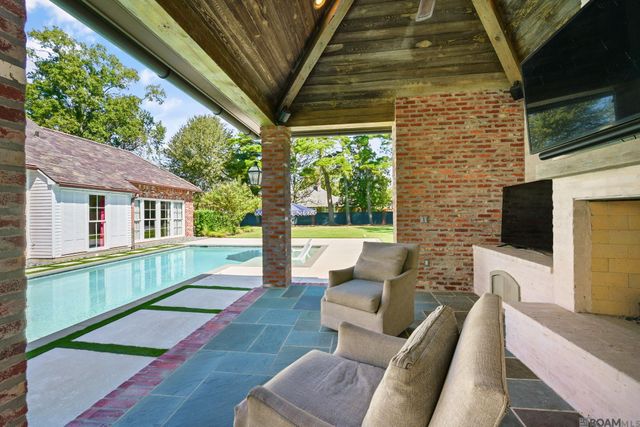 19249 W Muirfield Dr, Baton Rouge, LA 70810