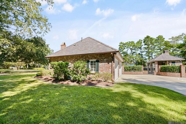 19249 W Muirfield Dr, Baton Rouge, LA 70810