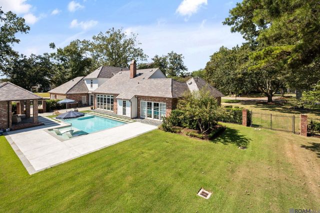 19249 W Muirfield Dr, Baton Rouge, LA 70810