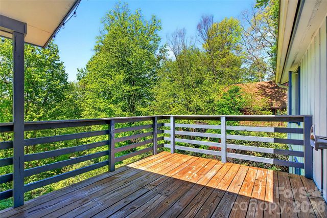 334 Harbor Lake Road, Newland, NC 28657
