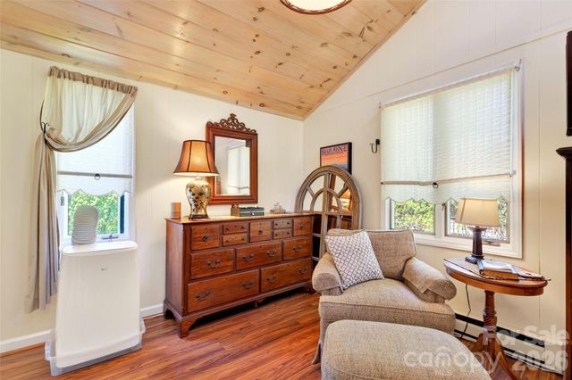 334 Harbor Lake Road, Newland, NC 28657