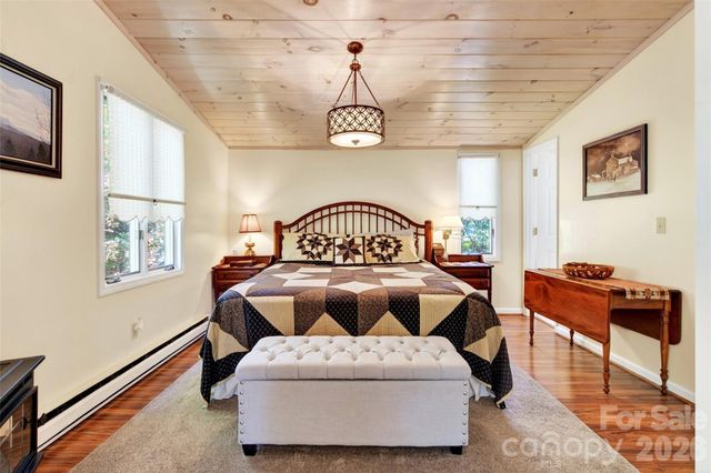 334 Harbor Lake Road, Newland, NC 28657