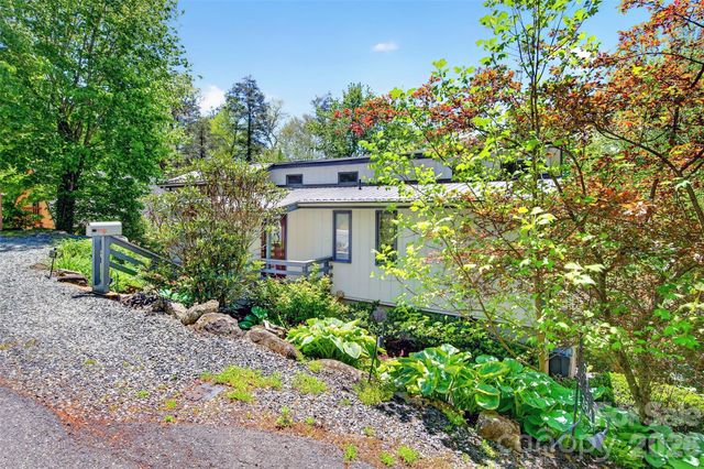 334 Harbor Lake Road, Newland, NC 28657