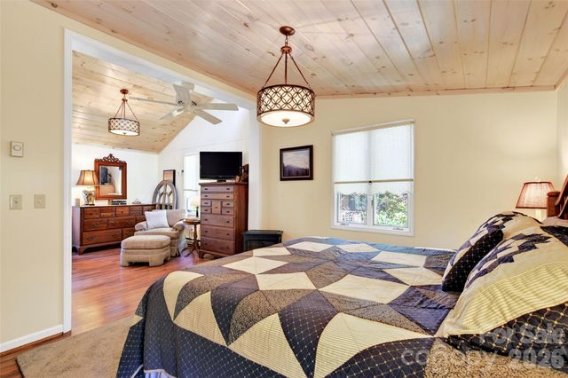 334 Harbor Lake Road, Newland, NC 28657