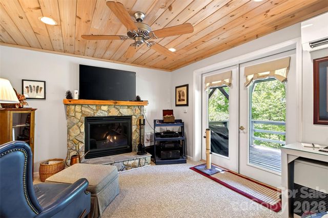 334 Harbor Lake Road, Newland, NC 28657