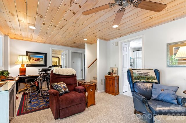 334 Harbor Lake Road, Newland, NC 28657