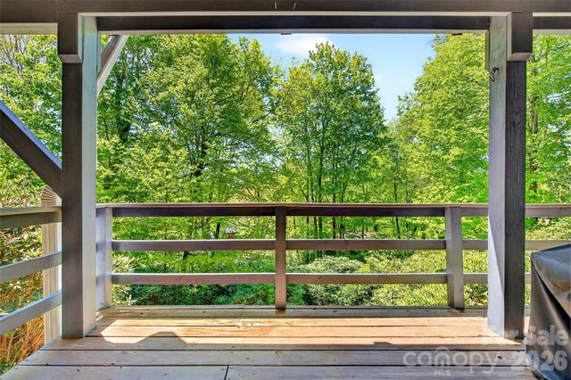 334 Harbor Lake Road, Newland, NC 28657