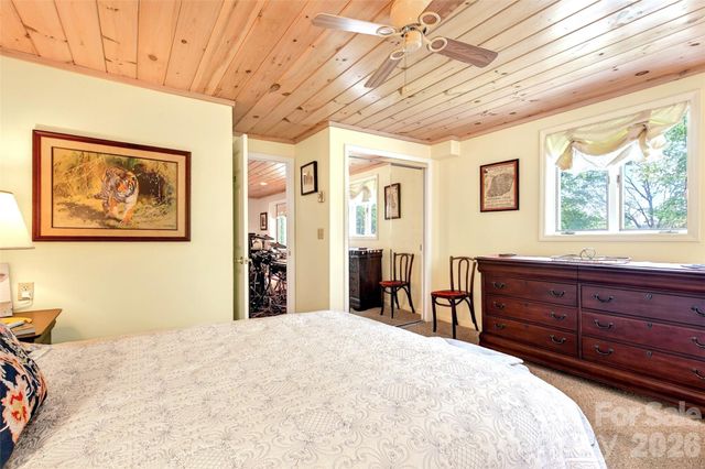 334 Harbor Lake Road, Newland, NC 28657