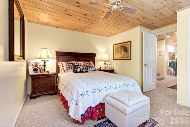 334 Harbor Lake Road, Newland, NC 28657