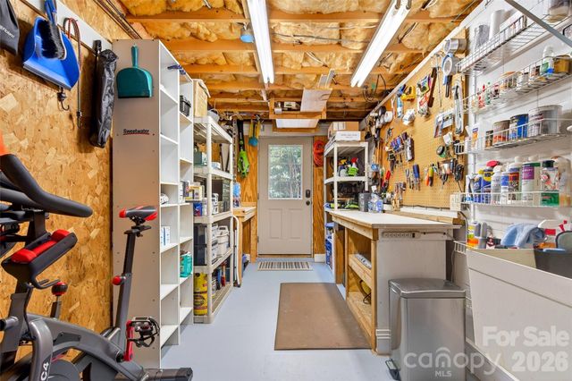 334 Harbor Lake Road, Newland, NC 28657