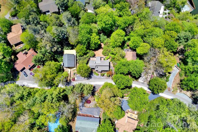 334 Harbor Lake Road, Newland, NC 28657