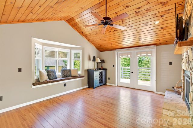 334 Harbor Lake Road, Newland, NC 28657