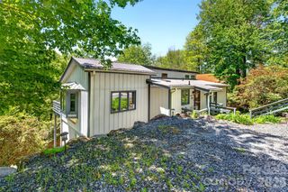 334 Harbor Lake Road, Newland, NC 28657