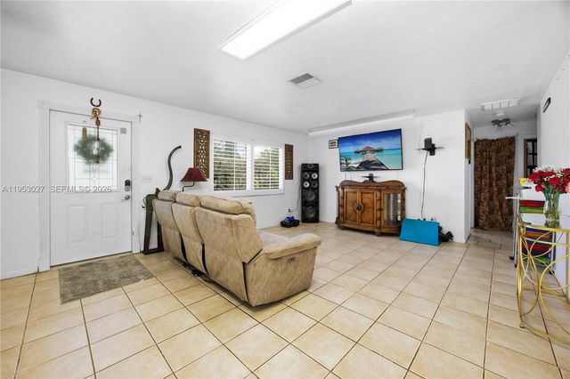 1526 NE 4th Terrace, Cape Coral, FL 33909