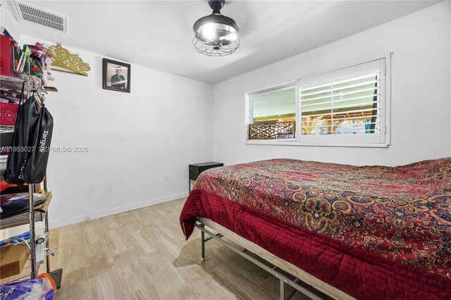 1526 NE 4th Terrace, Cape Coral, FL 33909