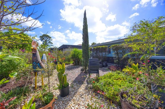 1526 NE 4th Terrace, Cape Coral, FL 33909