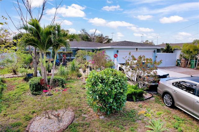 1526 NE 4th Terrace, Cape Coral, FL 33909
