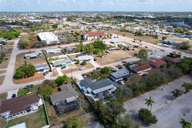 1526 NE 4th Terrace, Cape Coral, FL 33909