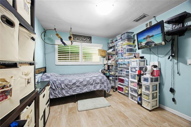 1526 NE 4th Terrace, Cape Coral, FL 33909