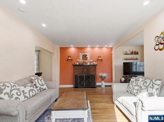 166 Summit Cross, Rutherford, NJ 07070