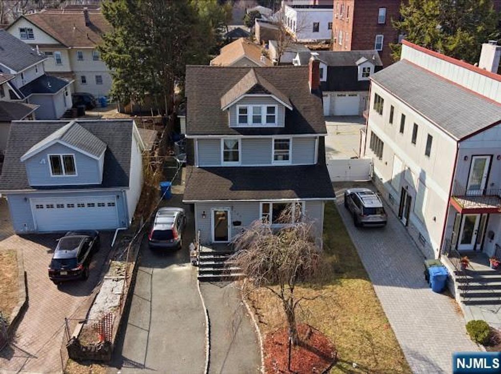 166 Summit Cross, Rutherford, NJ 07070