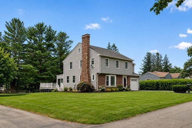 10 Wesley Dr, Leicester, MA 01524