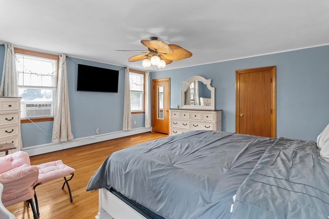 10 Wesley Dr, Leicester, MA 01524