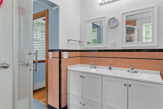 10 Wesley Dr, Leicester, MA 01524