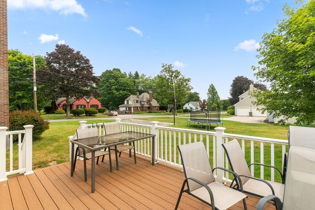 10 Wesley Dr, Leicester, MA 01524