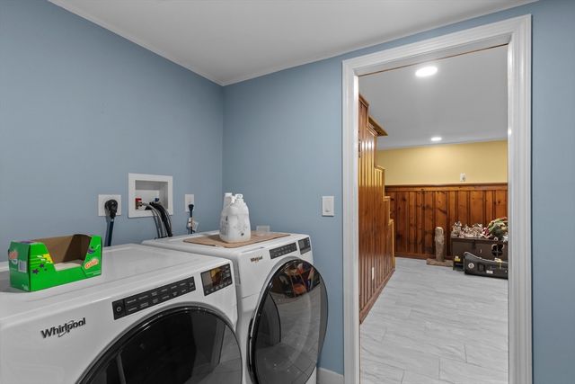10 Wesley Dr, Leicester, MA 01524