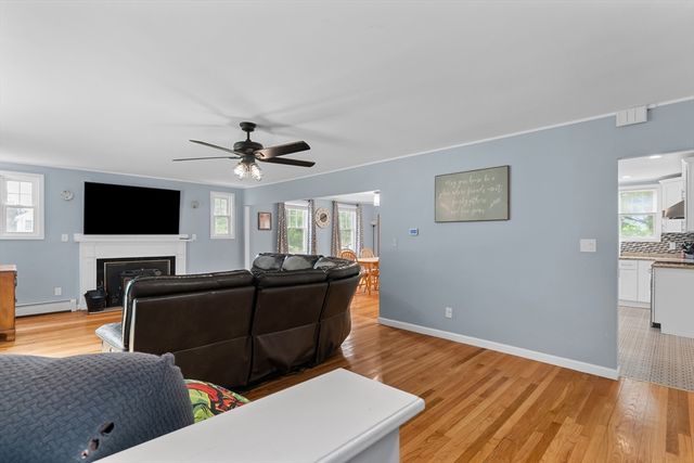 10 Wesley Dr, Leicester, MA 01524