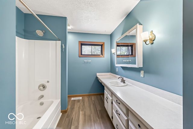 2525 E 91st Street, Indianapolis, IN 46240