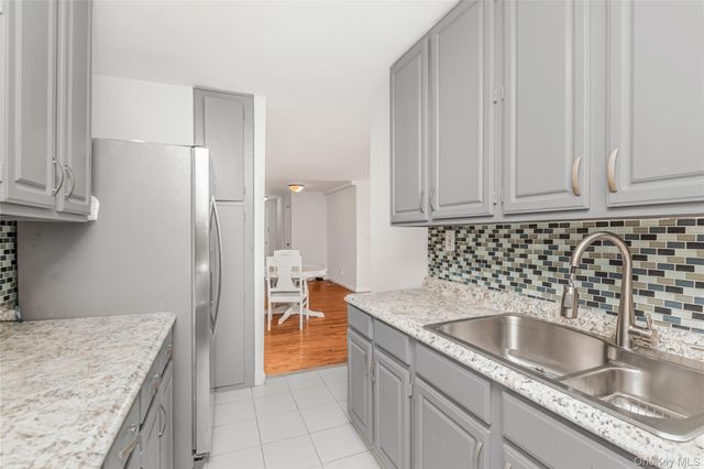 679 Warburton Avenue 2R, Yonkers, NY 10701