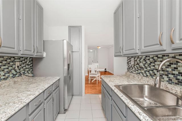 679 Warburton Avenue 2R, Yonkers, NY 10701