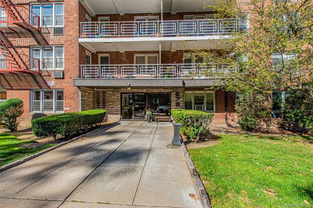 679 Warburton Avenue 2R, Yonkers, NY 10701