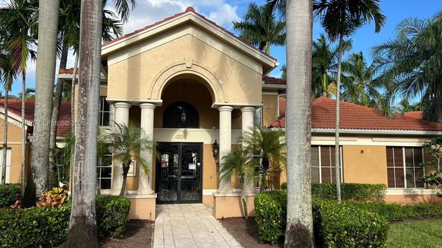 4200 San Marino Blvd 308, West Palm Beach, FL 33409