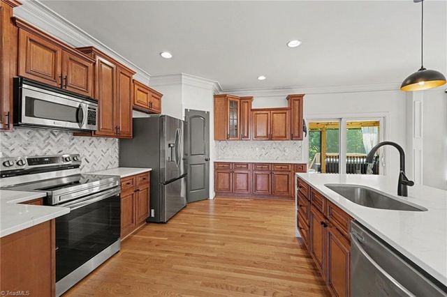 5195 Sheffield Drive, Kernersville, NC 27284