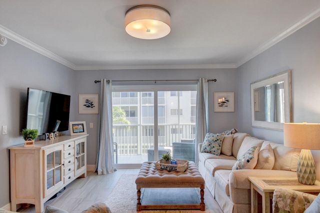 650 Snug Harbor Drive G307, Boynton Beach, FL 33435