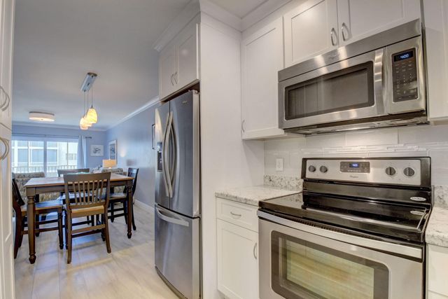 650 Snug Harbor Drive G307, Boynton Beach, FL 33435