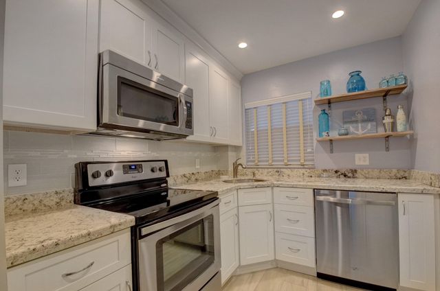 650 Snug Harbor Drive G307, Boynton Beach, FL 33435