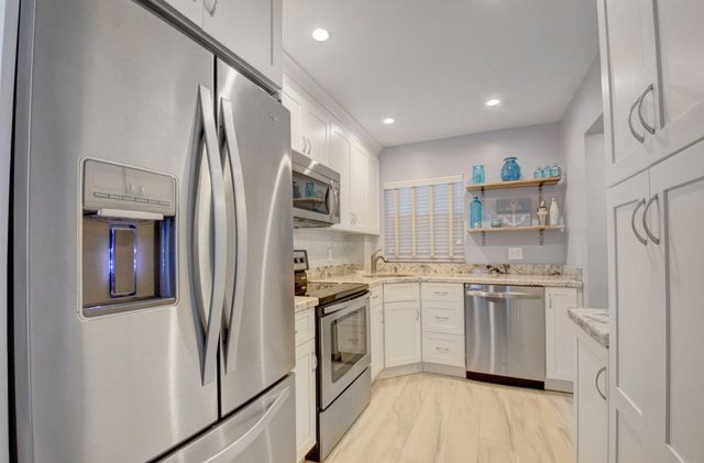 650 Snug Harbor Drive G307, Boynton Beach, FL 33435