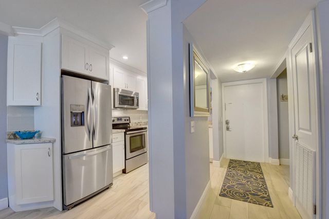 650 Snug Harbor Drive G307, Boynton Beach, FL 33435